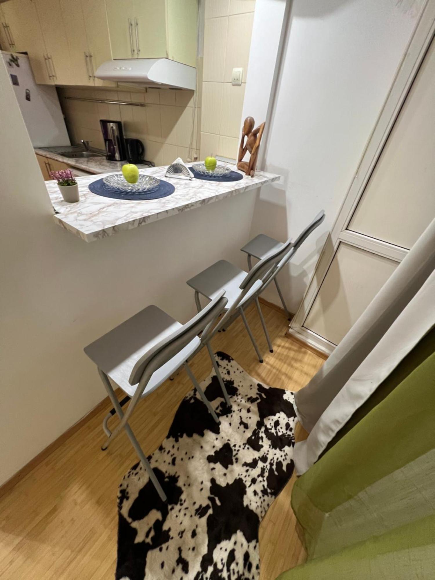 בוקרשט Kiwi Apart-Hotel 1Br Wi-Fi Free - Close To Old Town - Cozy Location - Shorter Or Longer Stay - R&M Boutique מראה חיצוני תמונה