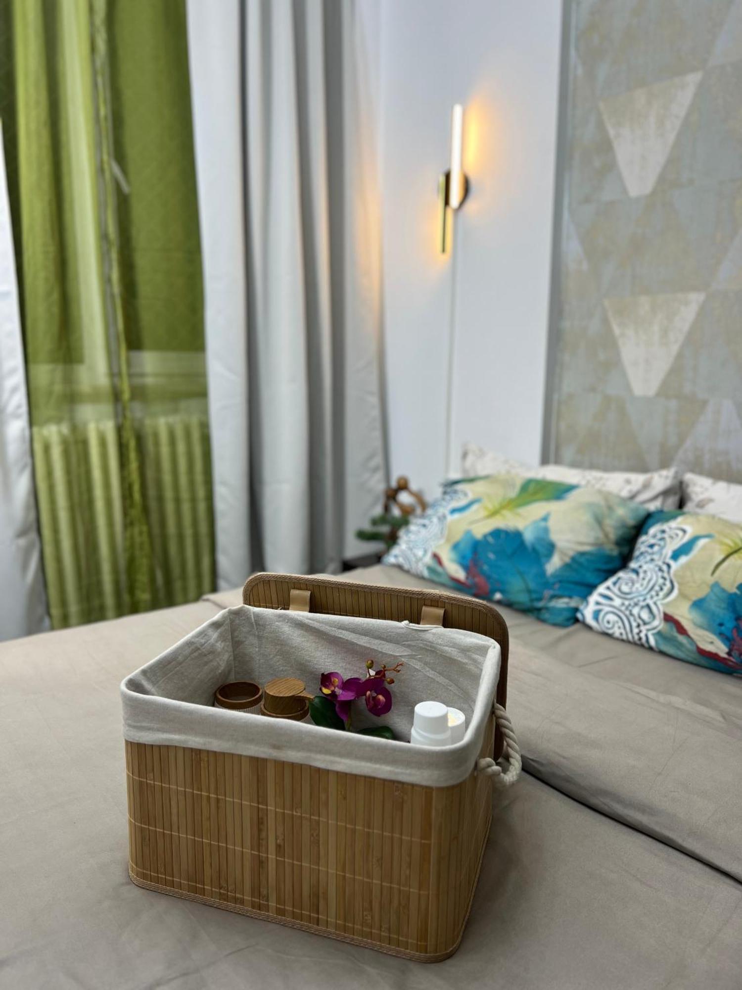 בוקרשט Kiwi Apart-Hotel 1Br Wi-Fi Free - Close To Old Town - Cozy Location - Shorter Or Longer Stay - R&M Boutique מראה חיצוני תמונה